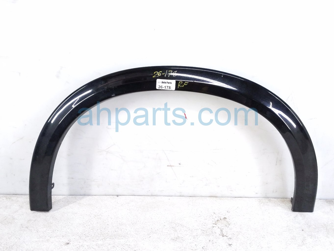 Honda FR/RH WHEEL OPENING MOLDING - BLACK