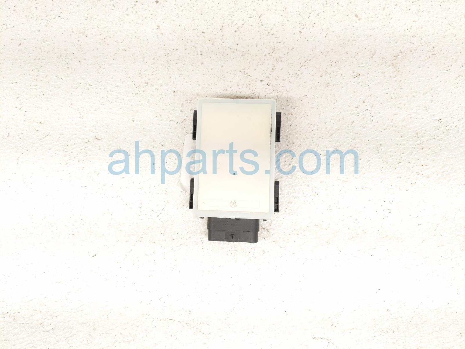 $100 BMW RR/LH BLIND SPOT RADAR SENSOR