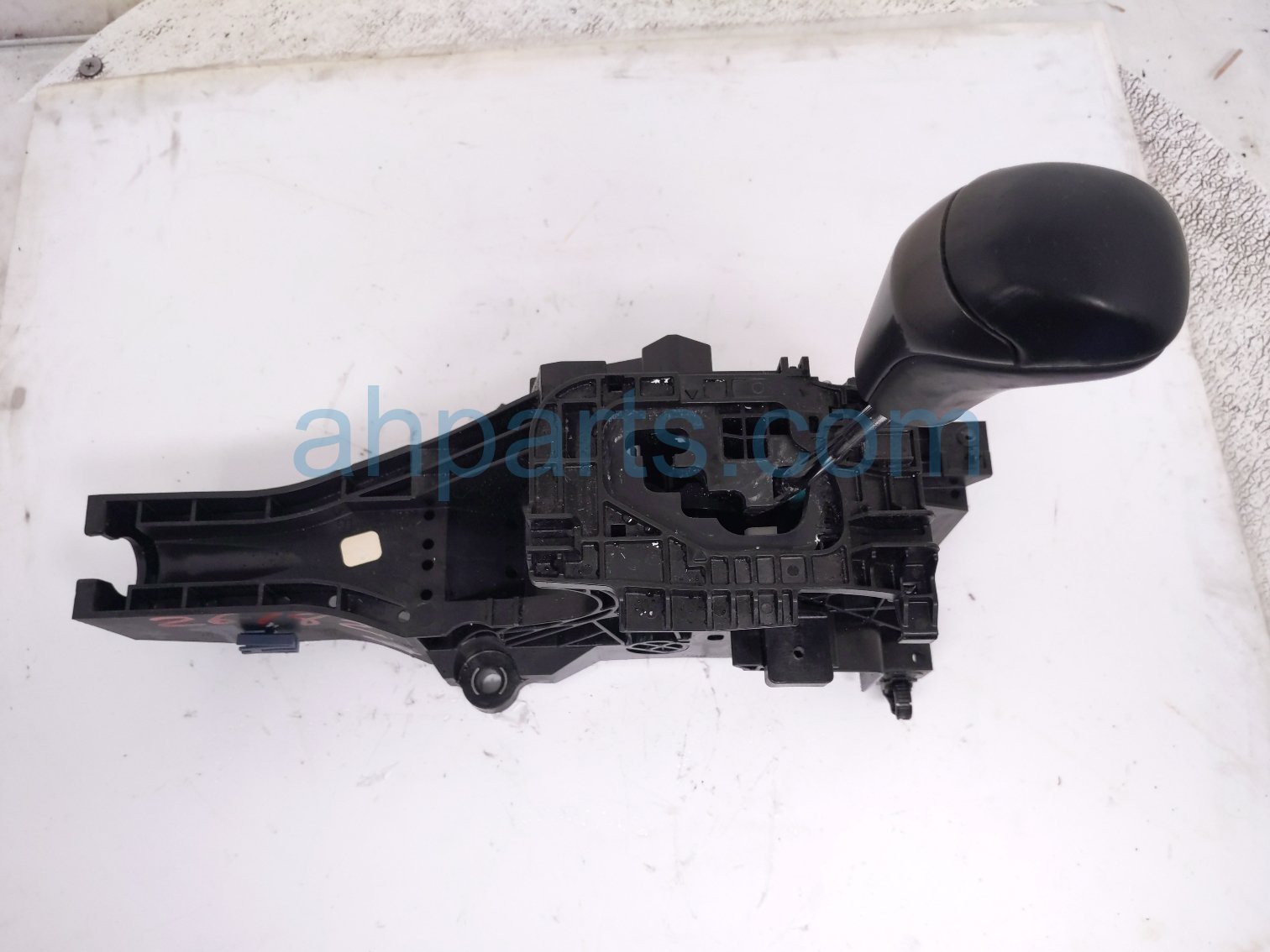 Toyota A/T FLOOR SHIFTER W/KNOB ASSY