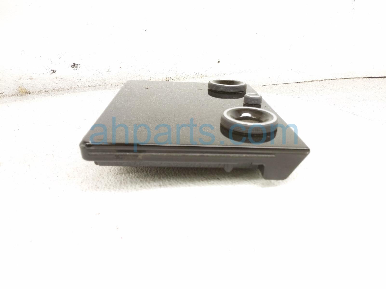 2020 Land Rover Range Rover Sport Temperature Climate Heater/ac Control(rear) JPLA 19C269 Replacement 2020 Land Rover Range Rover Sport Temperature Climate Heater/ac Control(rear) JPLA 19C269 Replacement thumbnail