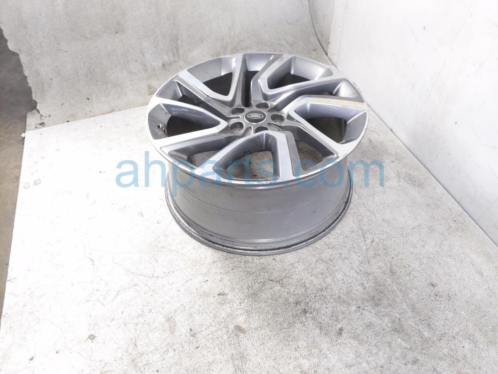 2020 Land Rover Range Rover Sport Rear Passenger Wheel / Rim LR099143 Replacement 2020 Land Rover Range Rover Sport Rear Passenger Wheel / Rim LR099143 Replacement thumbnail