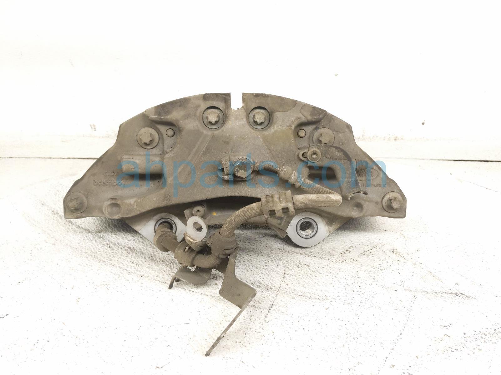 2020 Land Rover Range Rover Sport Front Driver Brake Caliper LR110408 Replacement 2020 Land Rover Range Rover Sport Front Driver Brake Caliper LR110408 Replacement thumbnail