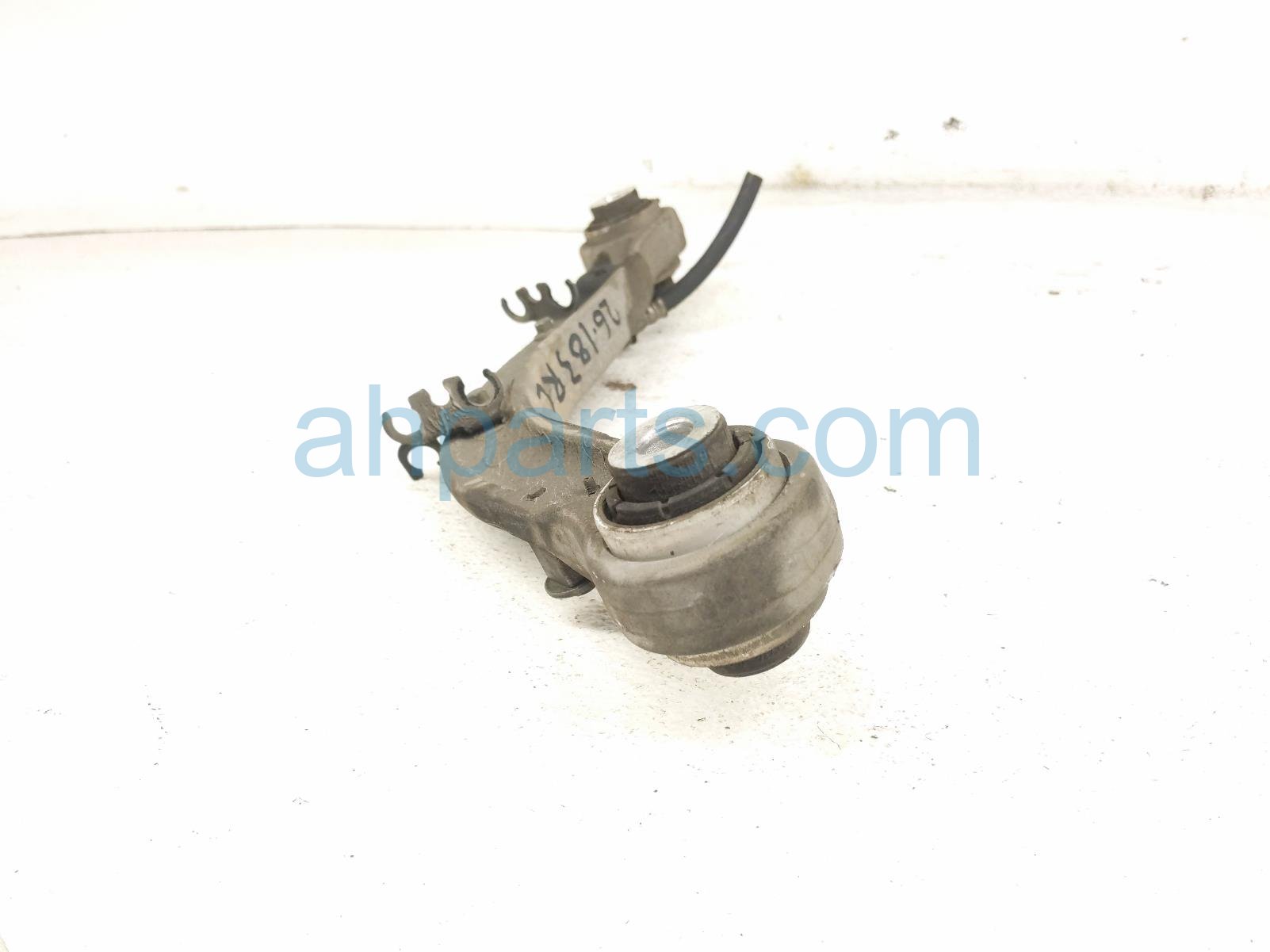 2020 Land Rover Range Rover Sport Rear Driver Upper Control Arm LR172512 Replacement 2020 Land Rover Range Rover Sport Rear Driver Upper Control Arm LR172512 Replacement thumbnail