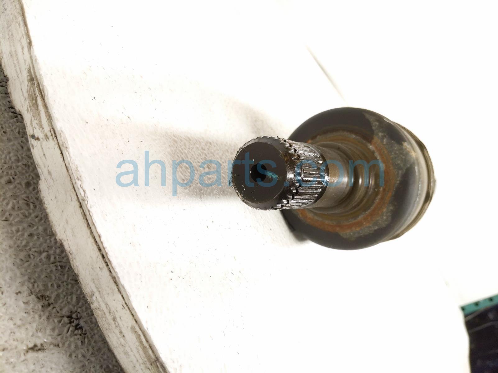 2020 Land Rover Range Rover Sport Rear Passenger Cv Axle Drive Shaft LR161701 Replacement 2020 Land Rover Range Rover Sport Rear Passenger Cv Axle Drive Shaft LR161701 Replacement thumbnail
