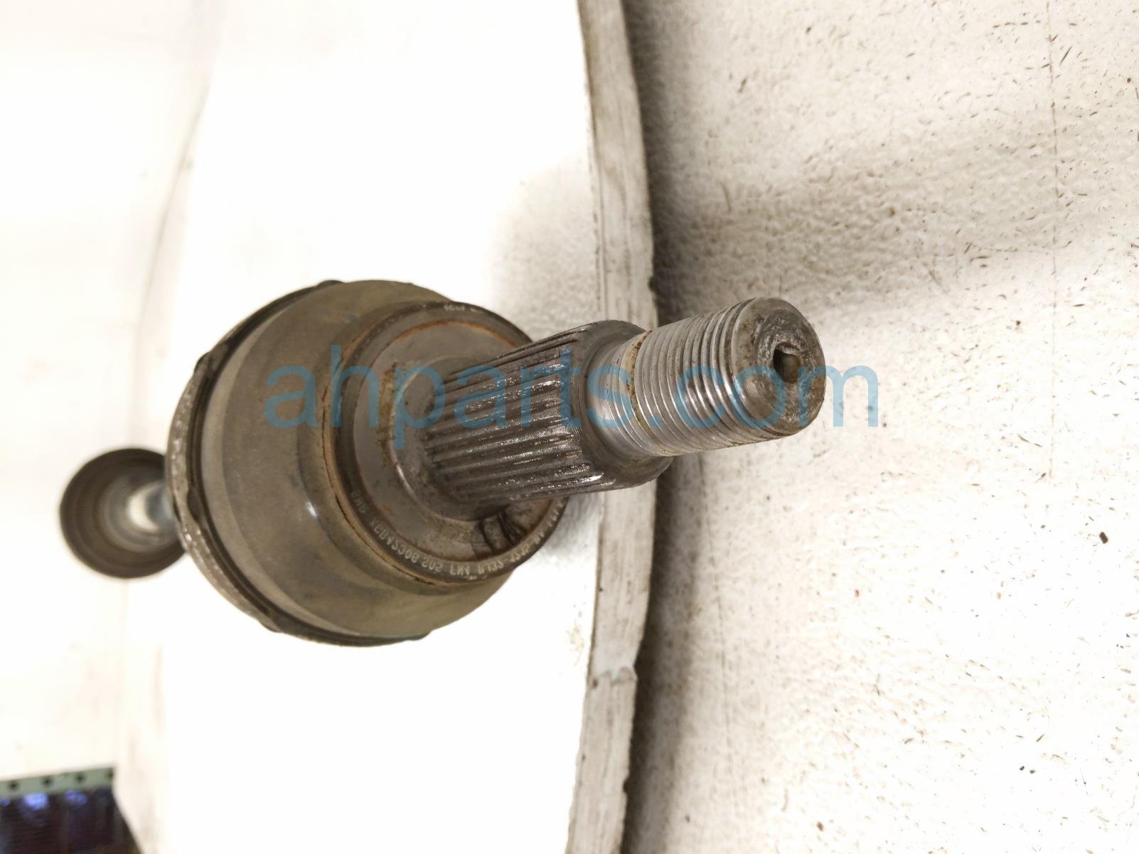 2020 Land Rover Range Rover Sport Rear Passenger Cv Axle Drive Shaft LR161701 Replacement 2020 Land Rover Range Rover Sport Rear Passenger Cv Axle Drive Shaft LR161701 Replacement thumbnail