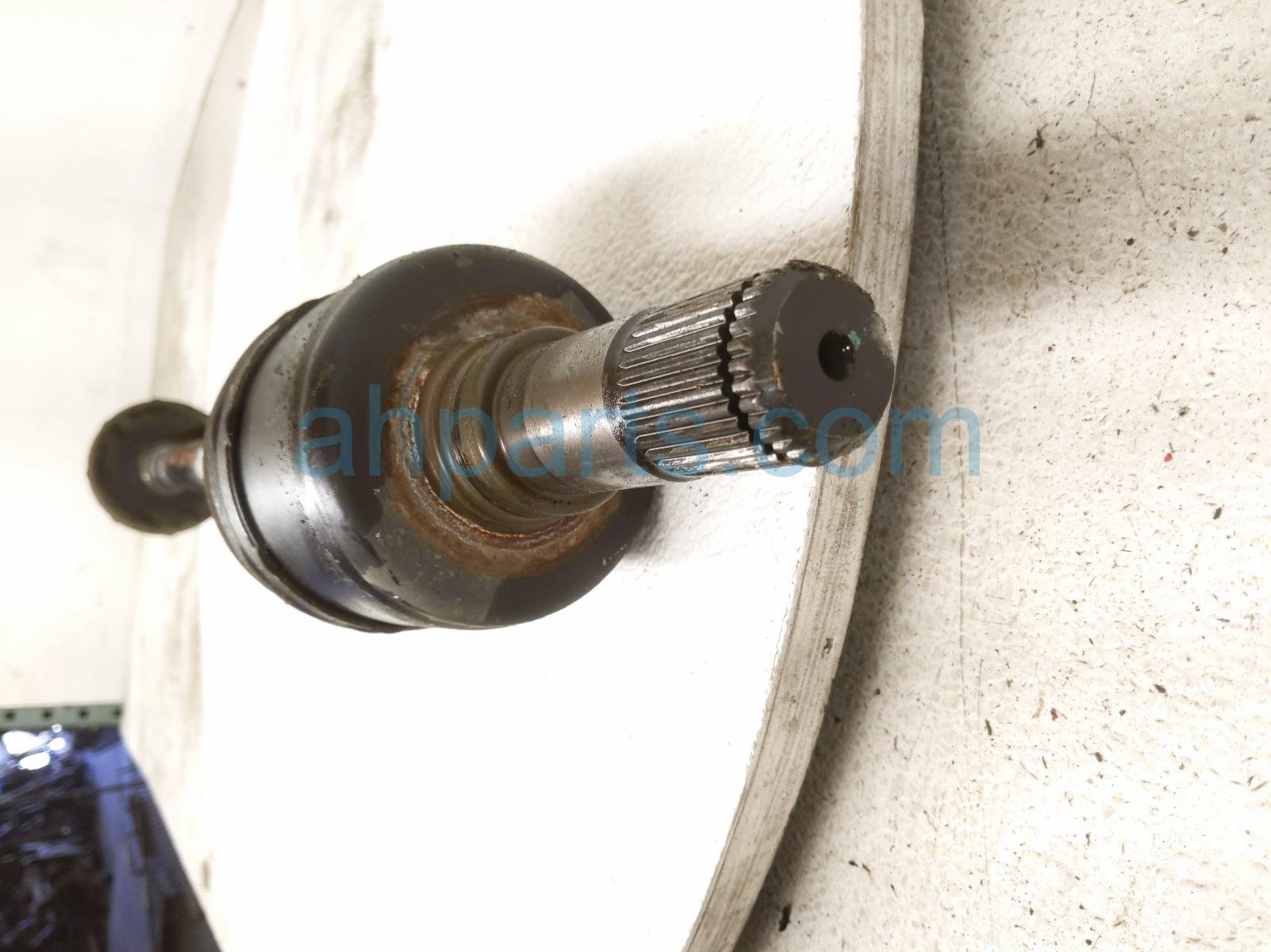 2020 Land Rover Range Rover Sport Rear Driver Cv Axle Drive Shaft LR161703 Replacement 2020 Land Rover Range Rover Sport Rear Driver Cv Axle Drive Shaft LR161703 Replacement thumbnail