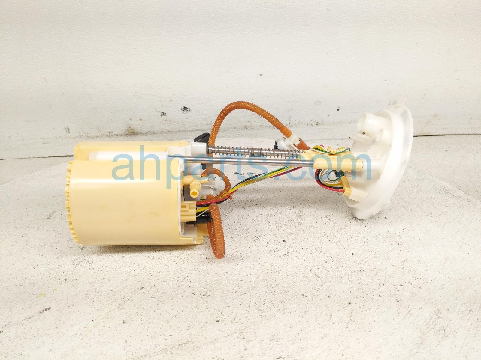 2020 Land Rover Range Rover Sport Gas / Fuel Pump (tank Mounted) LR101793 Replacement 2020 Land Rover Range Rover Sport Gas / Fuel Pump (tank Mounted) LR101793 Replacement thumbnail
