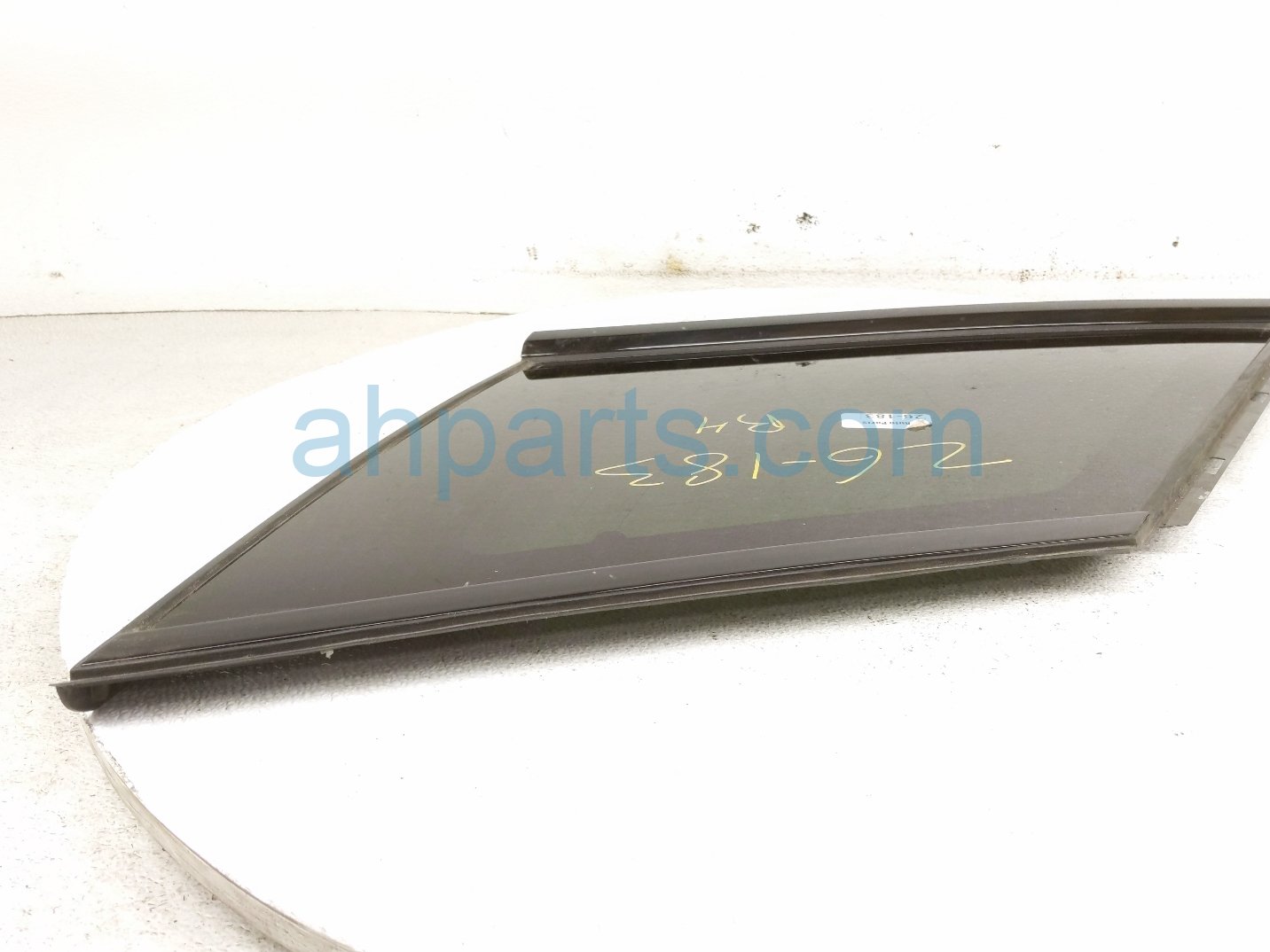 2020 Land Rover Range Rover Sport Passenger Quarter Window Glass LR044116 Replacement 2020 Land Rover Range Rover Sport Passenger Quarter Window Glass LR044116 Replacement thumbnail