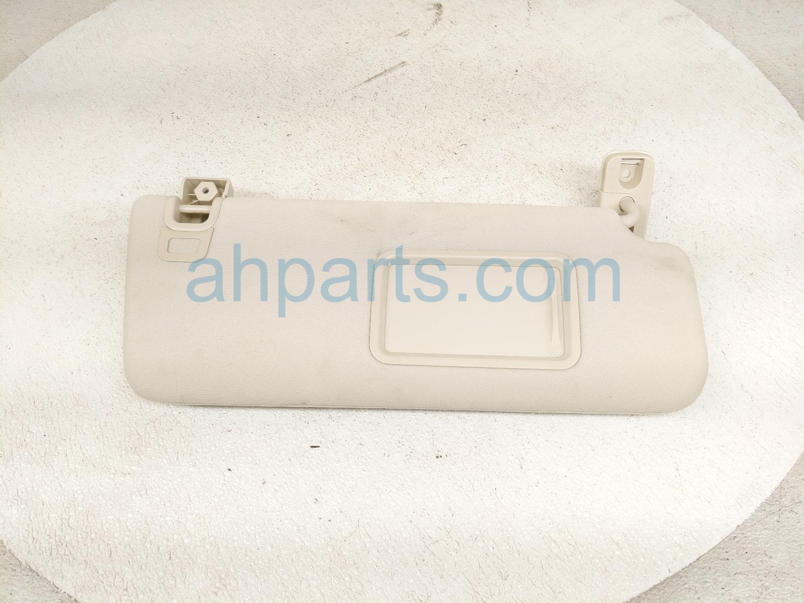 2020 Land Rover Range Rover Sport Passenger Sun Visor Ivory LR162823 Replacement 2020 Land Rover Range Rover Sport Passenger Sun Visor Ivory LR162823 Replacement thumbnail