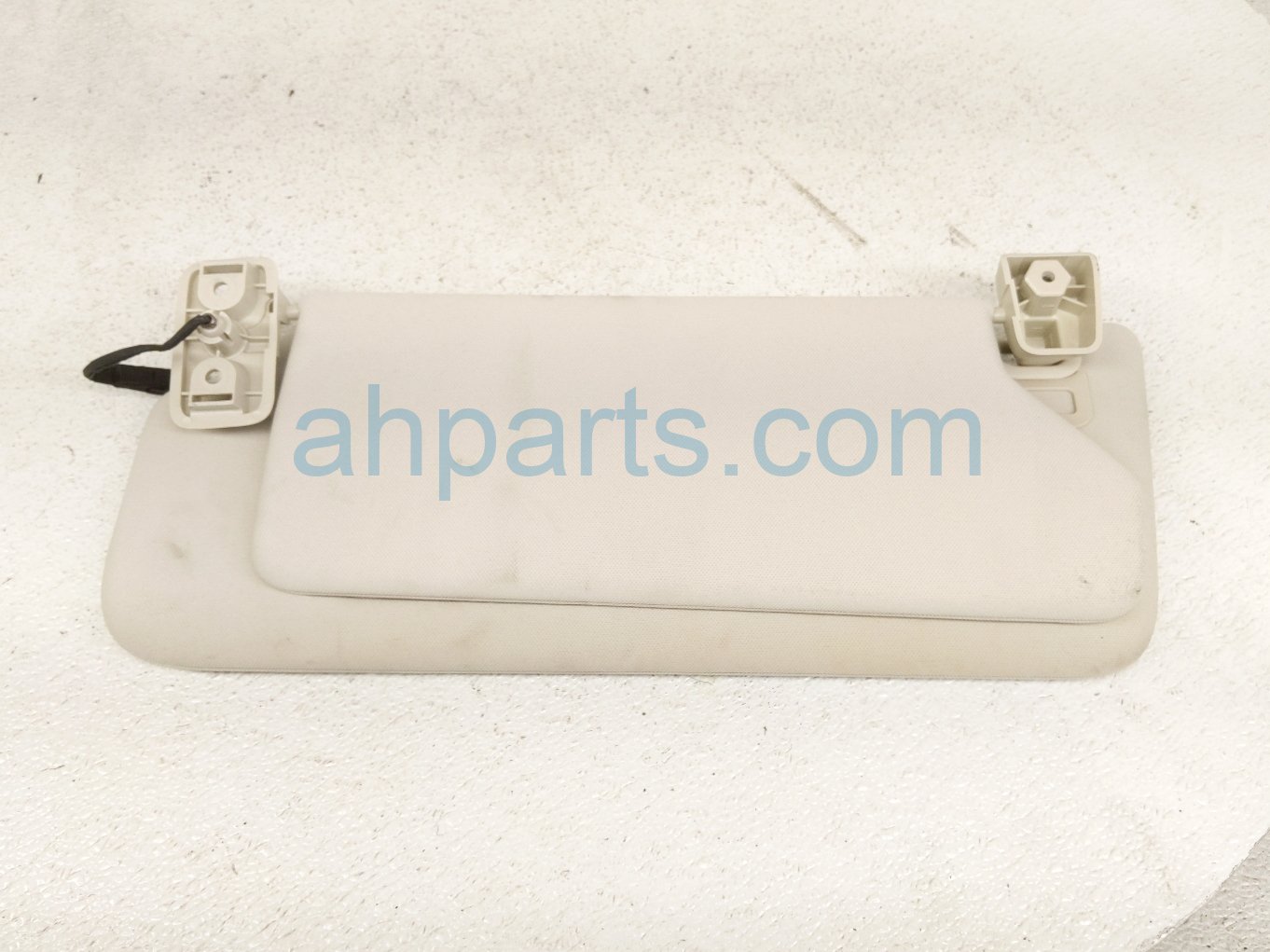 2020 Land Rover Range Rover Sport Driver Sun Visor Ivory LR162894 Replacement 2020 Land Rover Range Rover Sport Driver Sun Visor Ivory LR162894 Replacement thumbnail