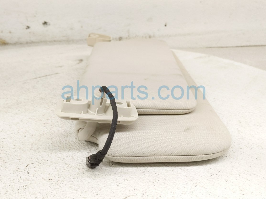 2020 Land Rover Range Rover Sport Driver Sun Visor Ivory LR162894 Replacement 2020 Land Rover Range Rover Sport Driver Sun Visor Ivory LR162894 Replacement thumbnail