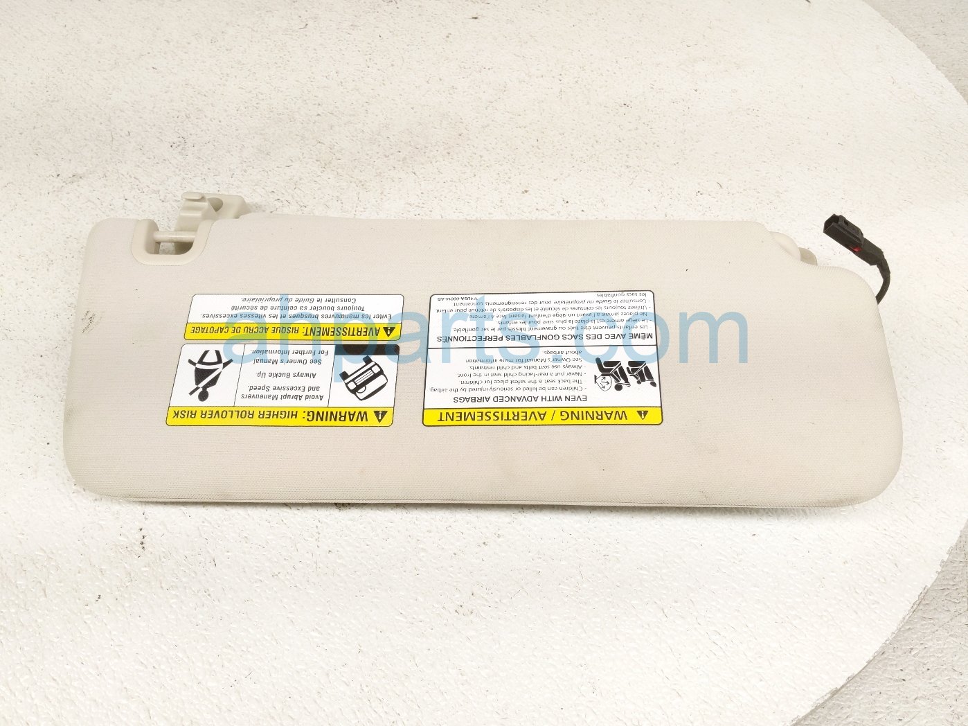 2020 Land Rover Range Rover Sport Driver Sun Visor Ivory LR162894 Replacement 2020 Land Rover Range Rover Sport Driver Sun Visor Ivory LR162894 Replacement thumbnail