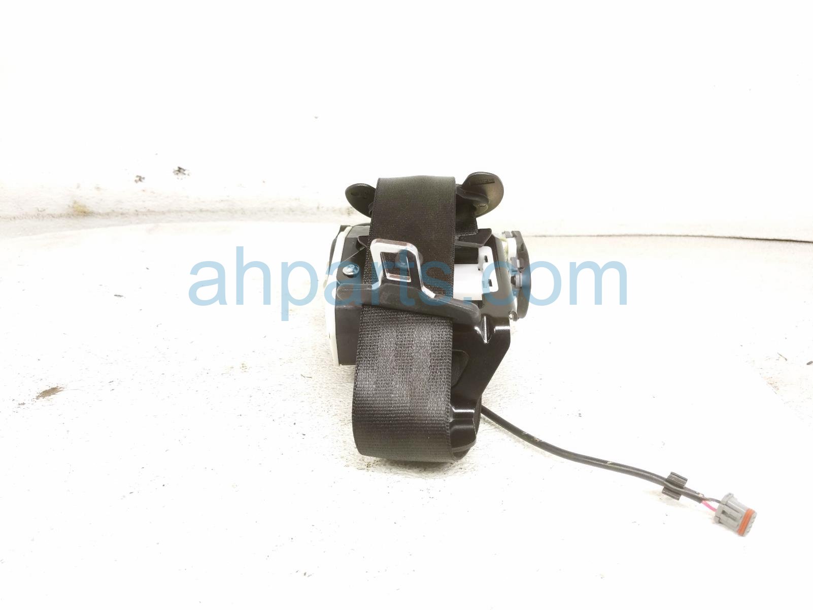 2020 Land Rover Range Rover Sport Front Passenger Seat Belt Black LR104688 Replacement 2020 Land Rover Range Rover Sport Front Passenger Seat Belt Black LR104688 Replacement thumbnail
