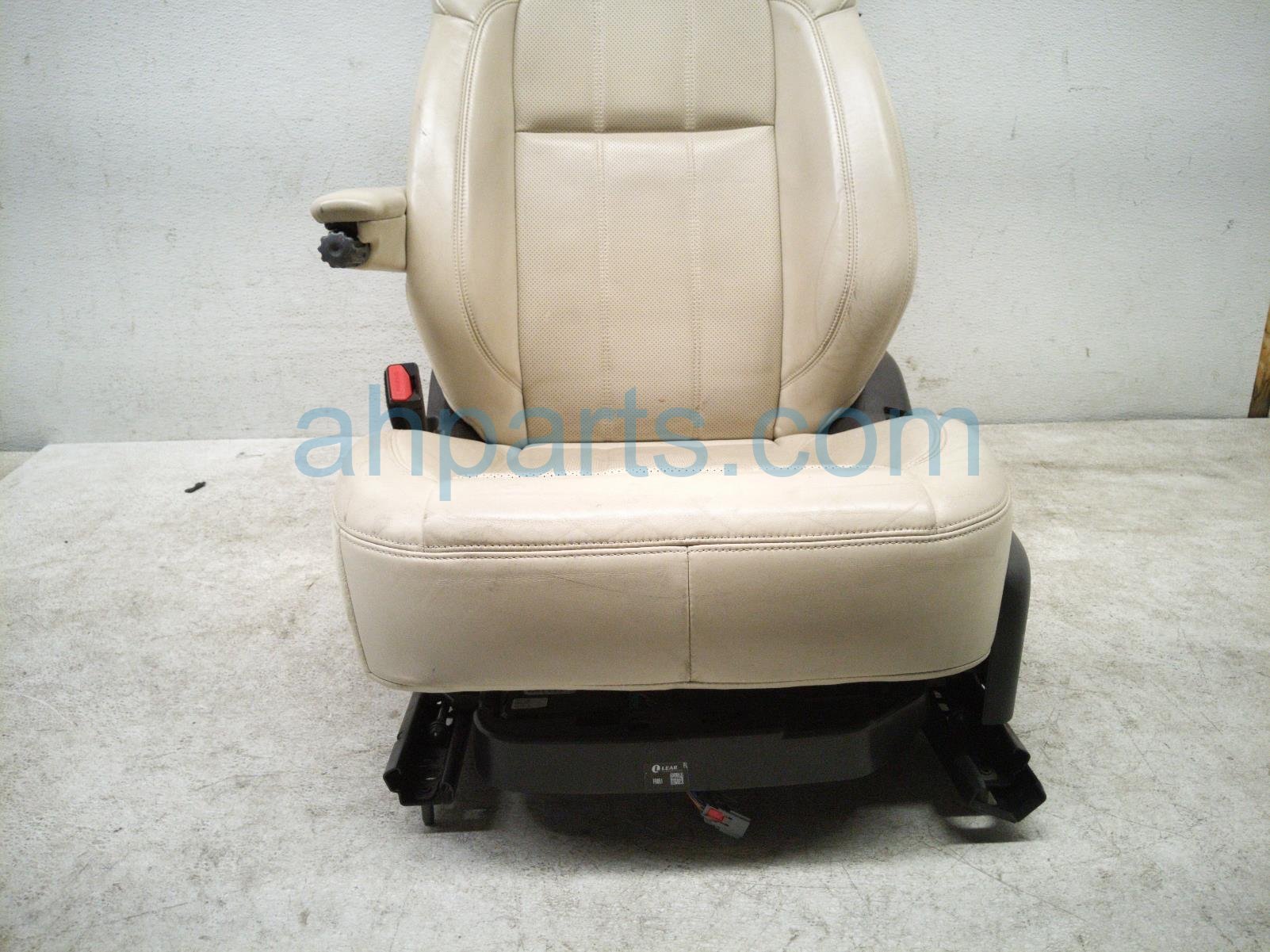 2020 Land Rover Range Rover Sport Front Driver Seat Ivory W/ Airbag LR147641 Replacement 2020 Land Rover Range Rover Sport Front Driver Seat Ivory W/ Airbag LR147641 Replacement thumbnail