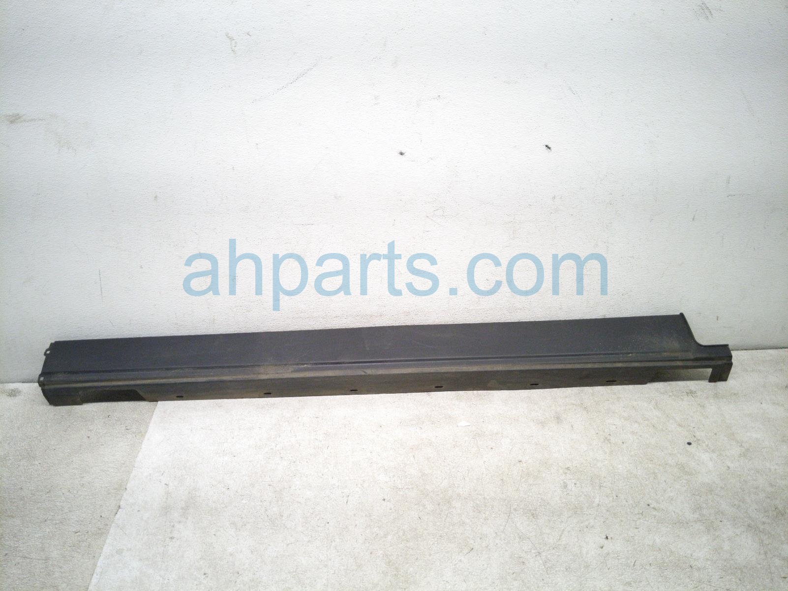 2020 Land Rover Range Rover Sport Rocker Trim Passenger Side Skirt / Molding Black LR037825 Replacement 2020 Land Rover Range Rover Sport Rocker Trim Passenger Side Skirt / Molding Black LR037825 Replacement thumbnail