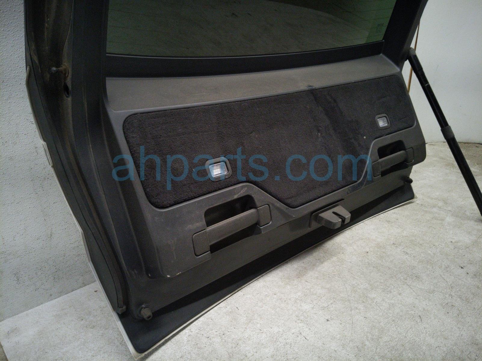 2020 Land Rover Range Rover Sport Deck Trunk Lid Lift Gate / Tail Gate White LR181165 Replacement 2020 Land Rover Range Rover Sport Deck Trunk Lid Lift Gate / Tail Gate White LR181165 Replacement thumbnail
