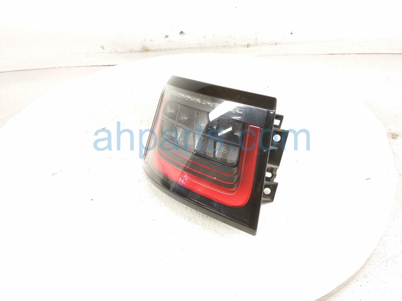 2020 Land Rover Range Rover Sport Light / Rear Driver Tail Lamp (on Body) 453123558 Replacement 2020 Land Rover Range Rover Sport Light / Rear Driver Tail Lamp (on Body) 453123558 Replacement thumbnail