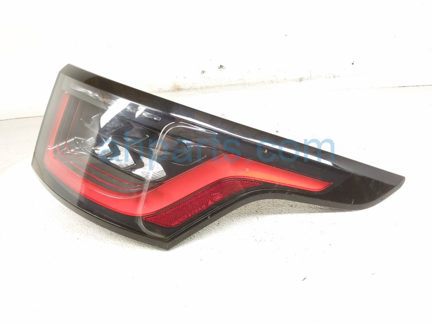 2020 Land Rover Range Rover Sport Light / Rear Passenger Tail Lamp (on Body) 453123557 Replacement 2020 Land Rover Range Rover Sport Light / Rear Passenger Tail Lamp (on Body) 453123557 Replacement thumbnail