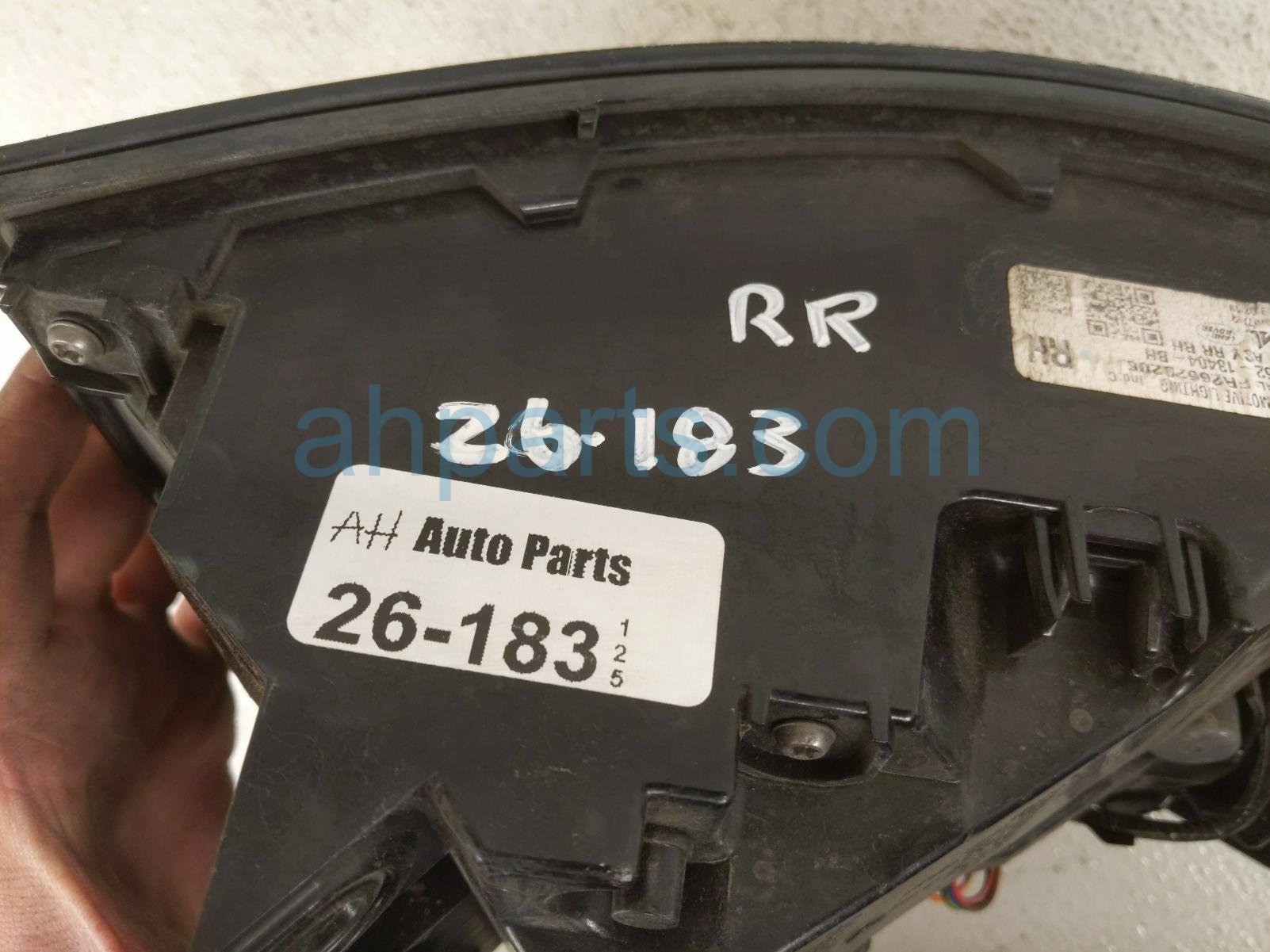 2020 Land Rover Range Rover Sport Light / Rear Passenger Tail Lamp (on Body) 453123557 Replacement 2020 Land Rover Range Rover Sport Light / Rear Passenger Tail Lamp (on Body) 453123557 Replacement thumbnail