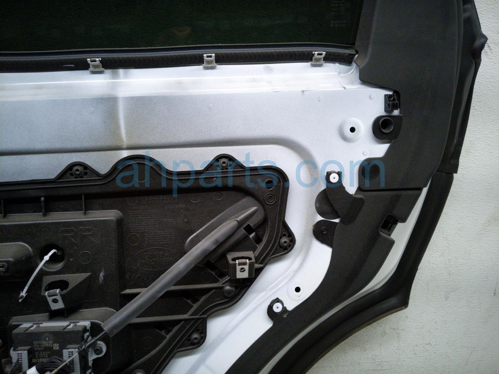 2020 Land Rover Range Rover Sport Rear Passenger Door White No Inside Trim LR044228 Replacement 2020 Land Rover Range Rover Sport Rear Passenger Door White No Inside Trim LR044228 Replacement thumbnail