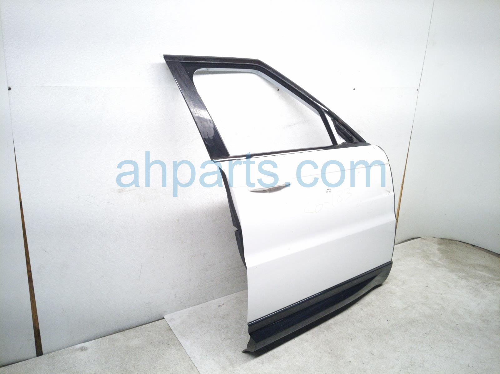 2020 Land Rover Range Rover Sport Front Passenger Door White No Mirror/trim* LR044226 Replacement 2020 Land Rover Range Rover Sport Front Passenger Door White No Mirror/trim* LR044226 Replacement thumbnail