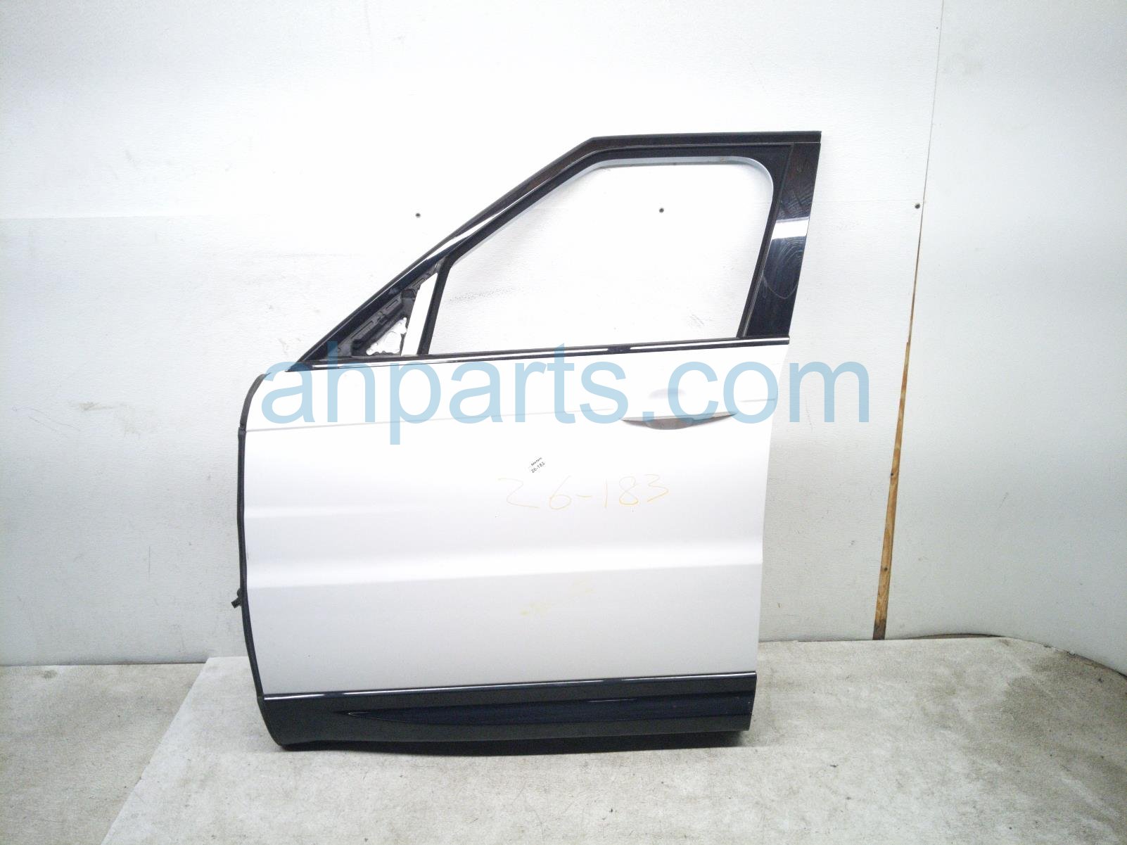 2020 Land Rover Range Rover Sport Front Driver Door White No Mirror/trim LR153952 Replacement 2020 Land Rover Range Rover Sport Front Driver Door White No Mirror/trim LR153952 Replacement thumbnail