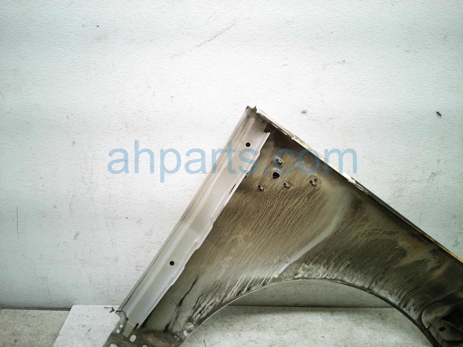 2020 Land Rover Range Rover Sport Front Driver Fender White *charred LR100545 Replacement 2020 Land Rover Range Rover Sport Front Driver Fender White *charred LR100545 Replacement thumbnail