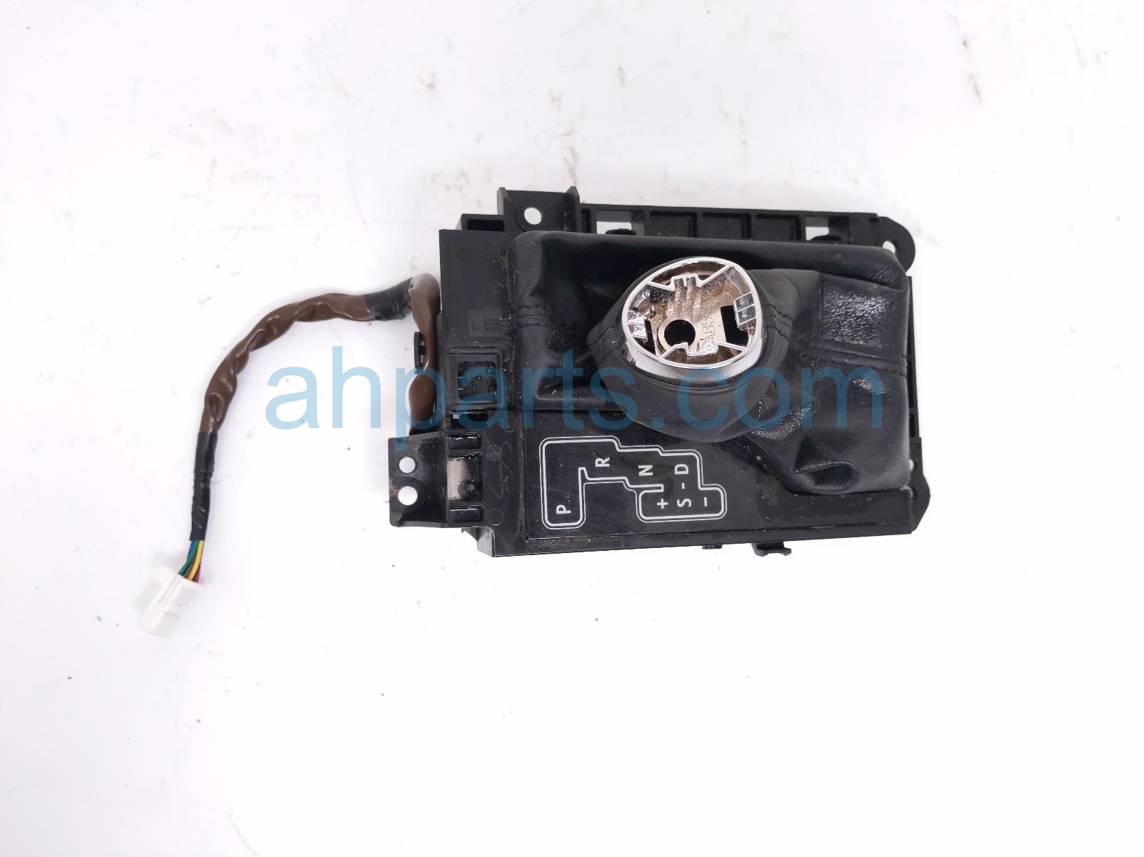 Toyota SHIFTER INDICATOR W/ BOOT ASSY