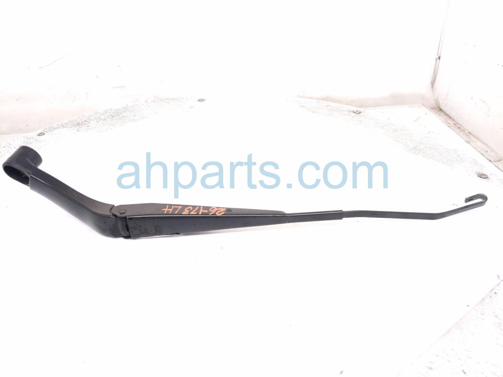 2017 Chevy Malibu Driver Windshield Wiper Arm 23353585 Replacement 2017 Chevy Malibu Driver Windshield Wiper Arm 23353585 Replacement thumbnail