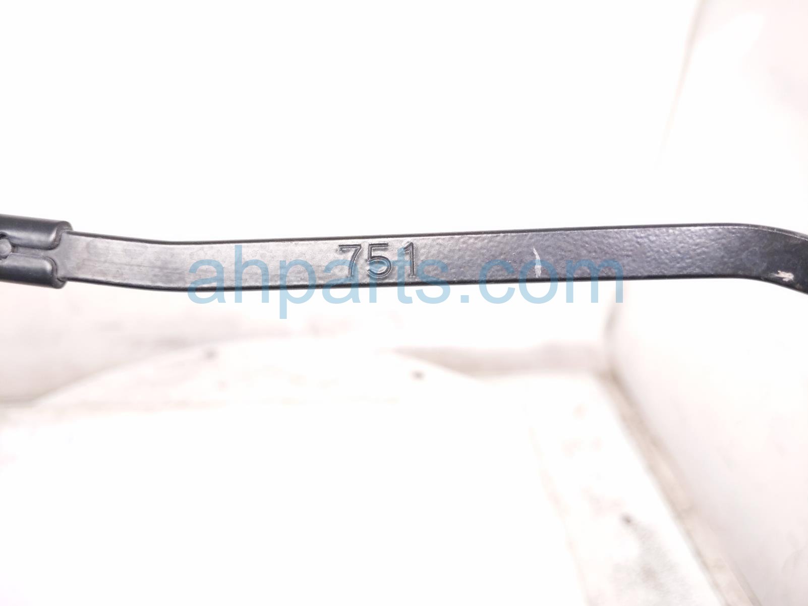 2017 Chevy Malibu Driver Windshield Wiper Arm 23353585 Replacement 2017 Chevy Malibu Driver Windshield Wiper Arm 23353585 Replacement thumbnail