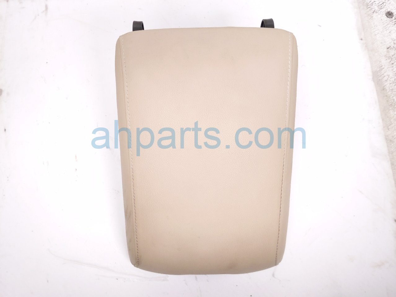 Toyota CENTER CONSOLE LID/ARMREST - GREY