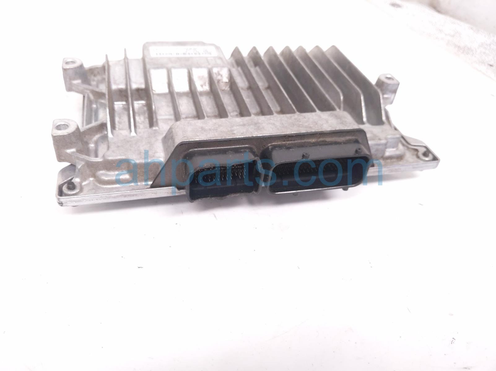 2020 Honda Pilot Ecu Control Module / Engine Computer Unit At 37820 RLV L61 Replacement 2020 Honda Pilot Ecu Control Module / Engine Computer Unit At 37820 RLV L61 Replacement thumbnail