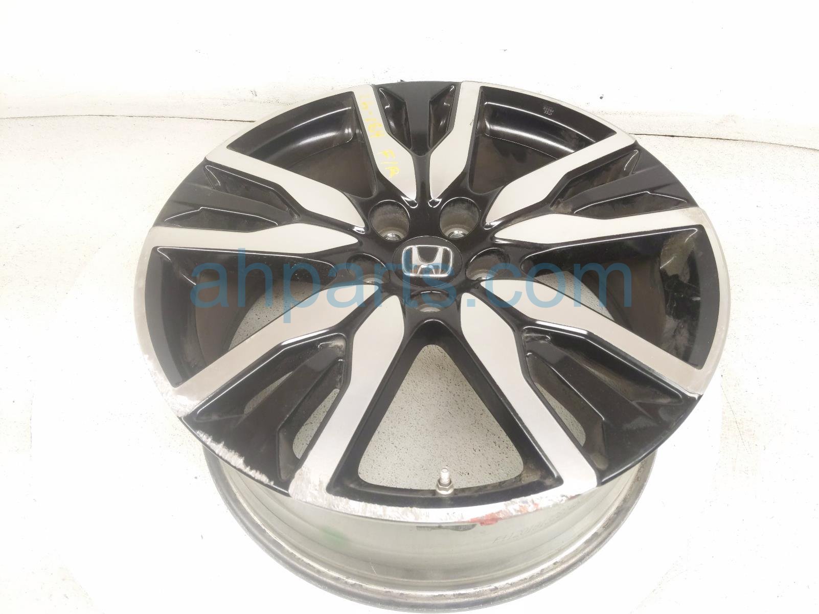 2020 Honda Pilot Front Passenger Wheel / Rim 42700 TG7 A82 Replacement 2020 Honda Pilot Front Passenger Wheel / Rim 42700 TG7 A82 Replacement thumbnail