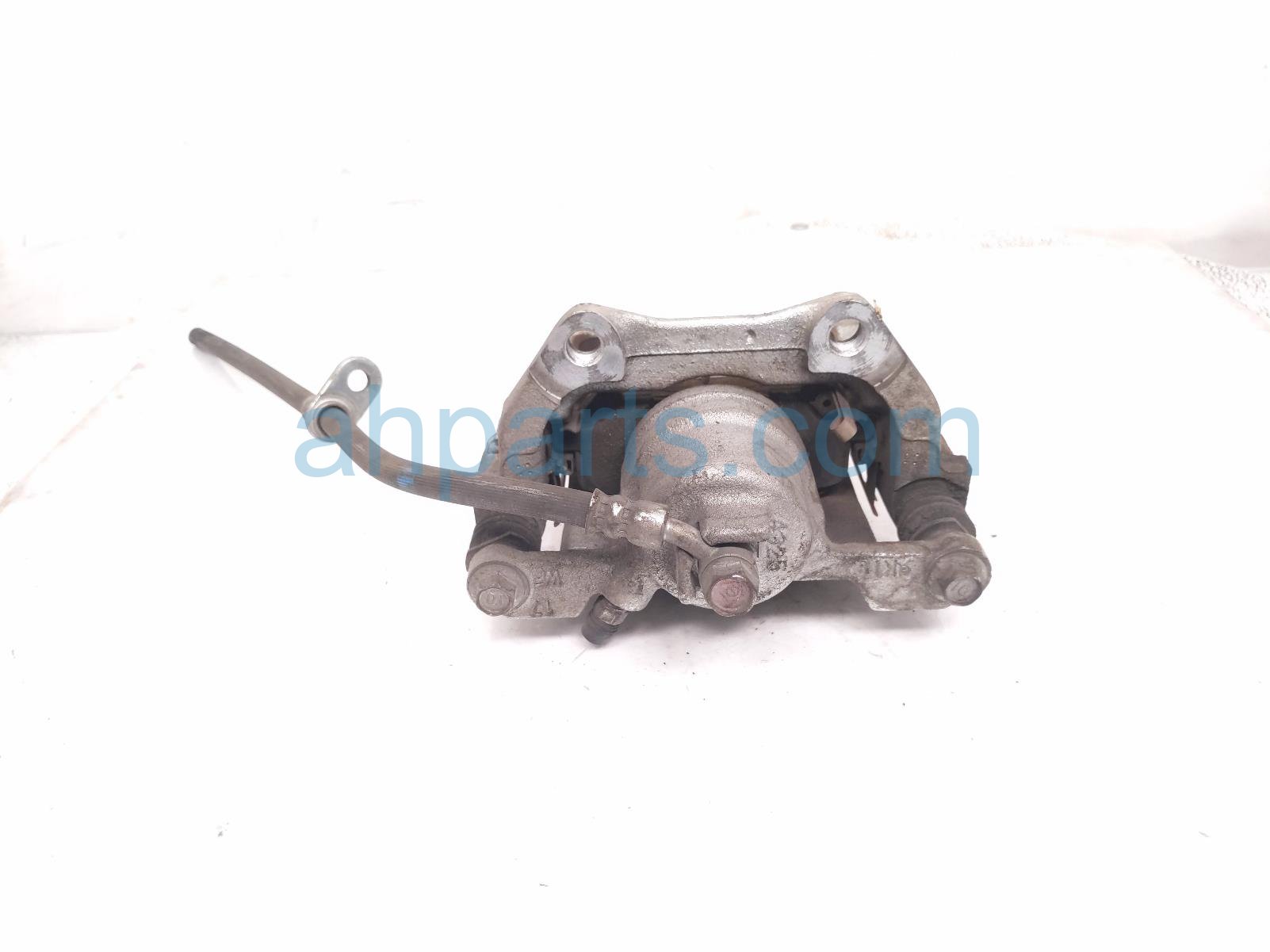 2020 Honda Pilot Rear Driver Brake Caliper 43019 TZ5 A00 Replacement 2020 Honda Pilot Rear Driver Brake Caliper 43019 TZ5 A00 Replacement thumbnail