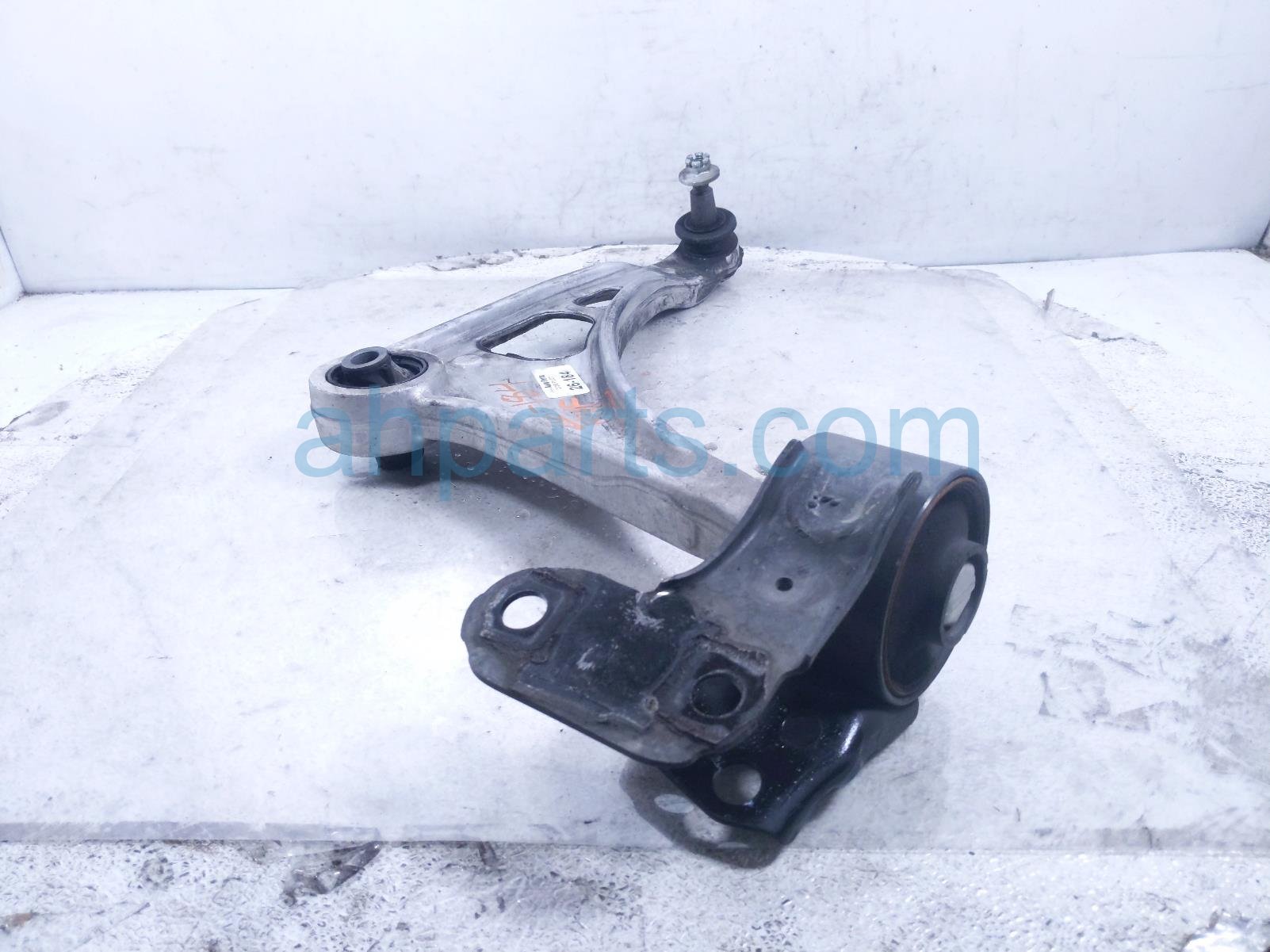 2020 Honda Pilot Front Passenger Lower Control Arm 51350 TZ5 A10 Replacement 2020 Honda Pilot Front Passenger Lower Control Arm 51350 TZ5 A10 Replacement thumbnail