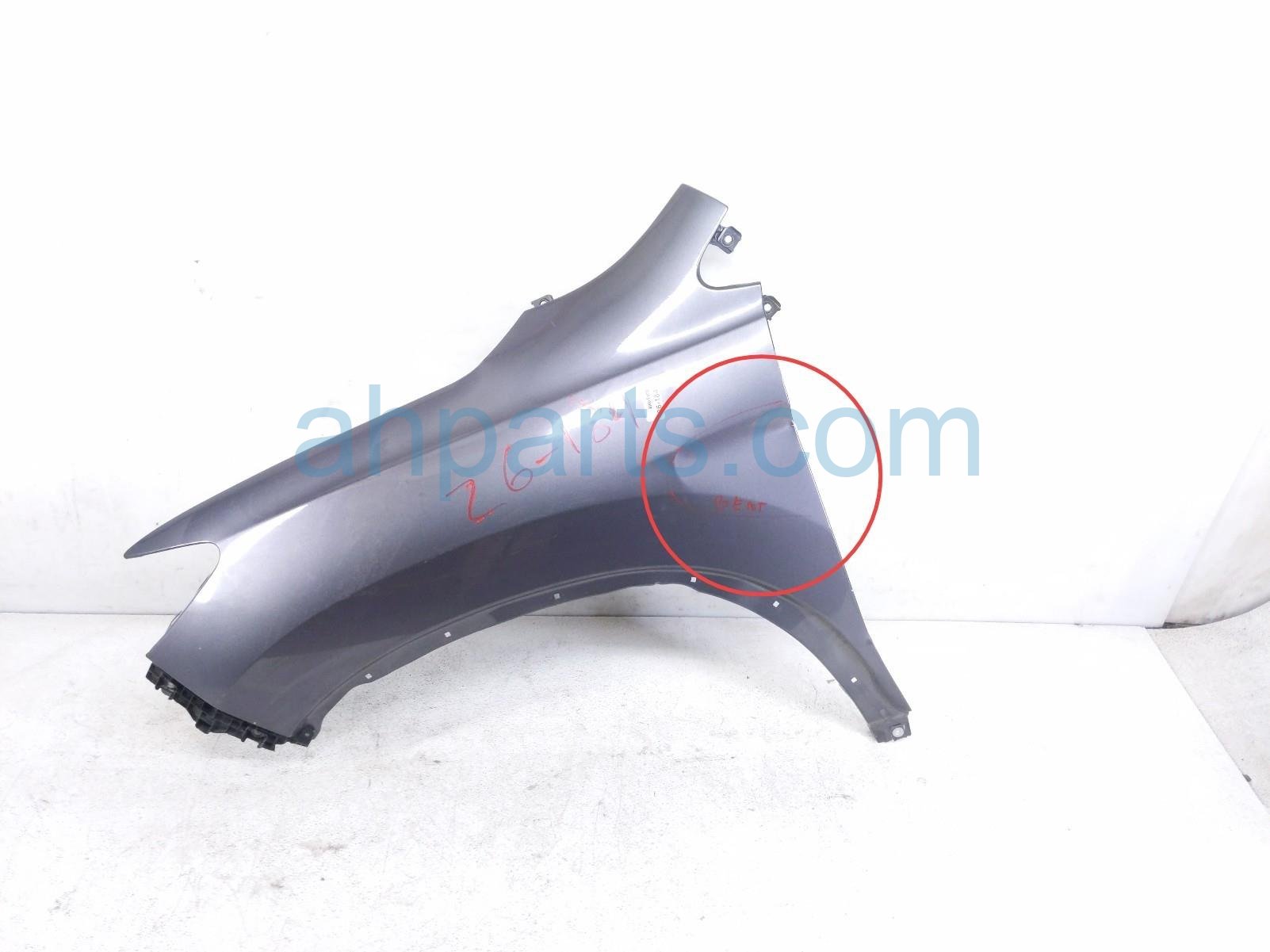 Honda LH FENDER - GREY *DENT HINGE CORNER