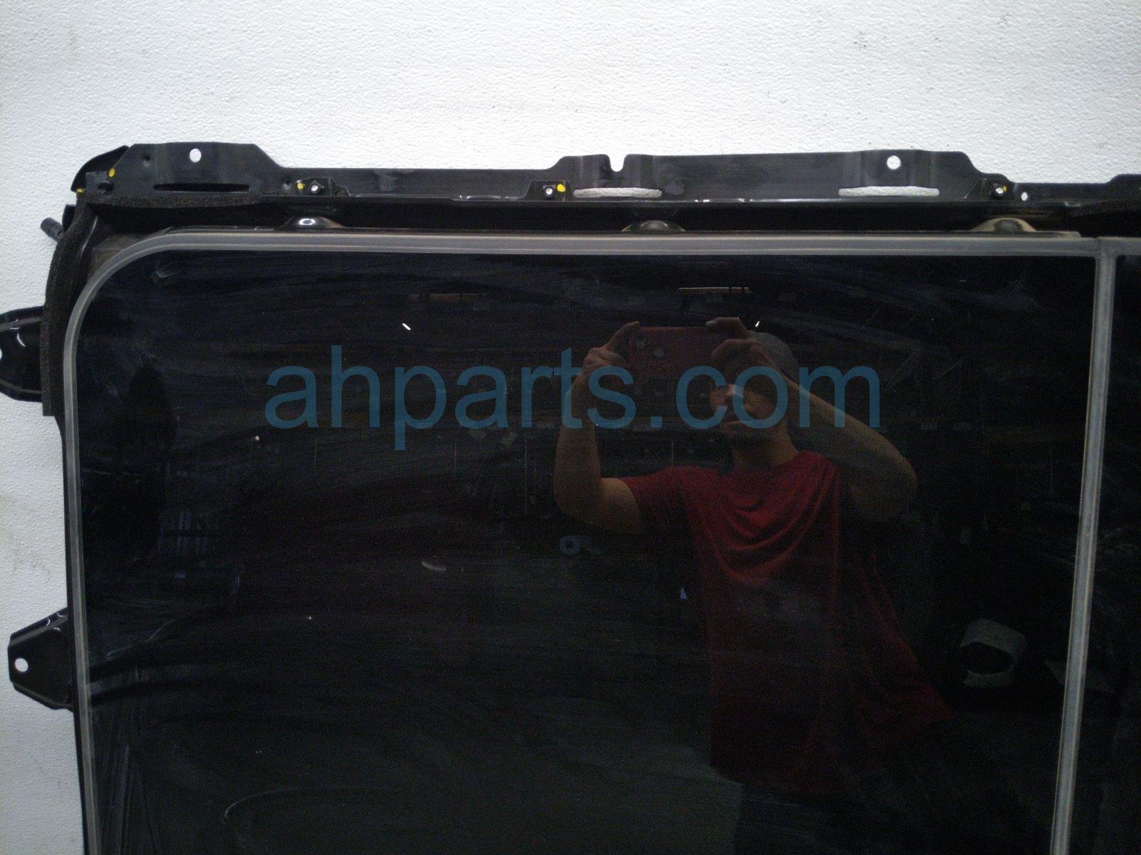 2025 Honda Pilot Sunroof / Sun Roof Glass Window 70010 T90 A32 Replacement 2025 Honda Pilot Sunroof / Sun Roof Glass Window 70010 T90 A32 Replacement thumbnail