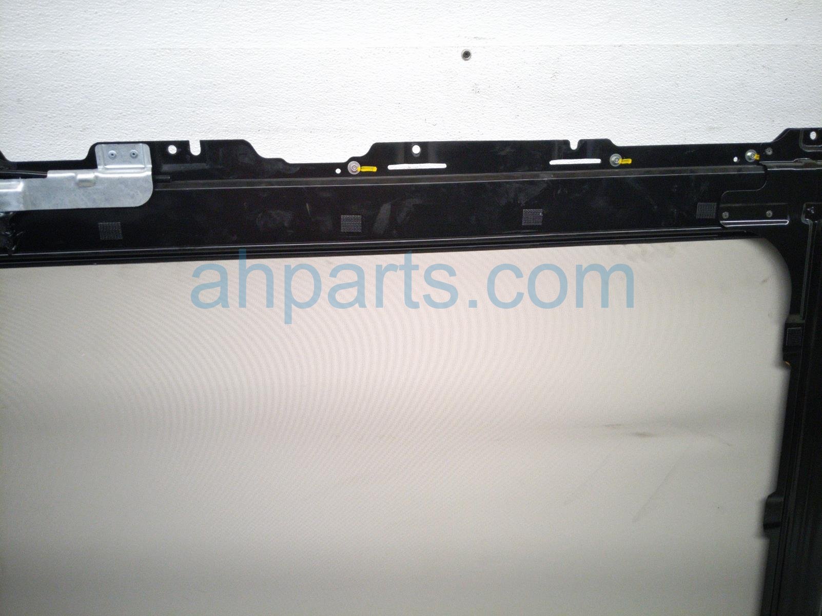 2025 Honda Pilot Sunroof / Sun Roof Glass Window 70010 T90 A32 Replacement 2025 Honda Pilot Sunroof / Sun Roof Glass Window 70010 T90 A32 Replacement thumbnail