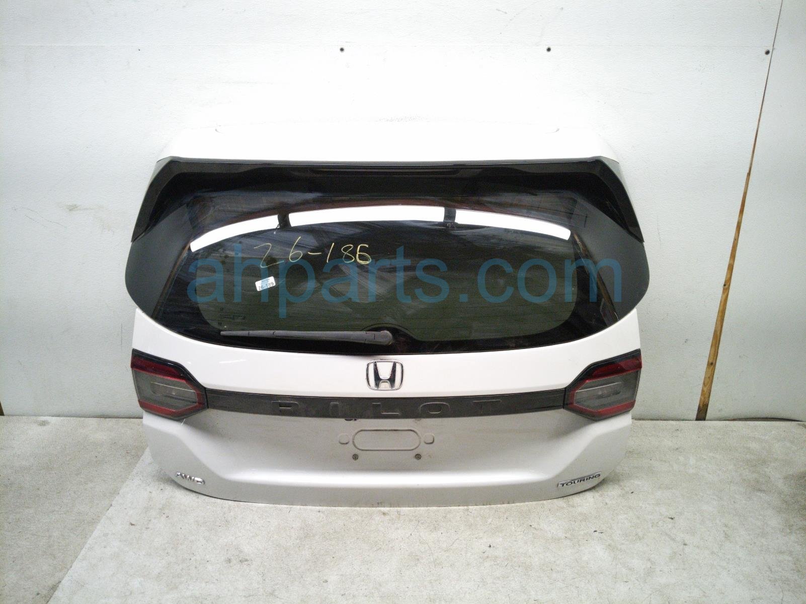 $2450 Honda LIFT GATE / TAIL GATE - WHITE
