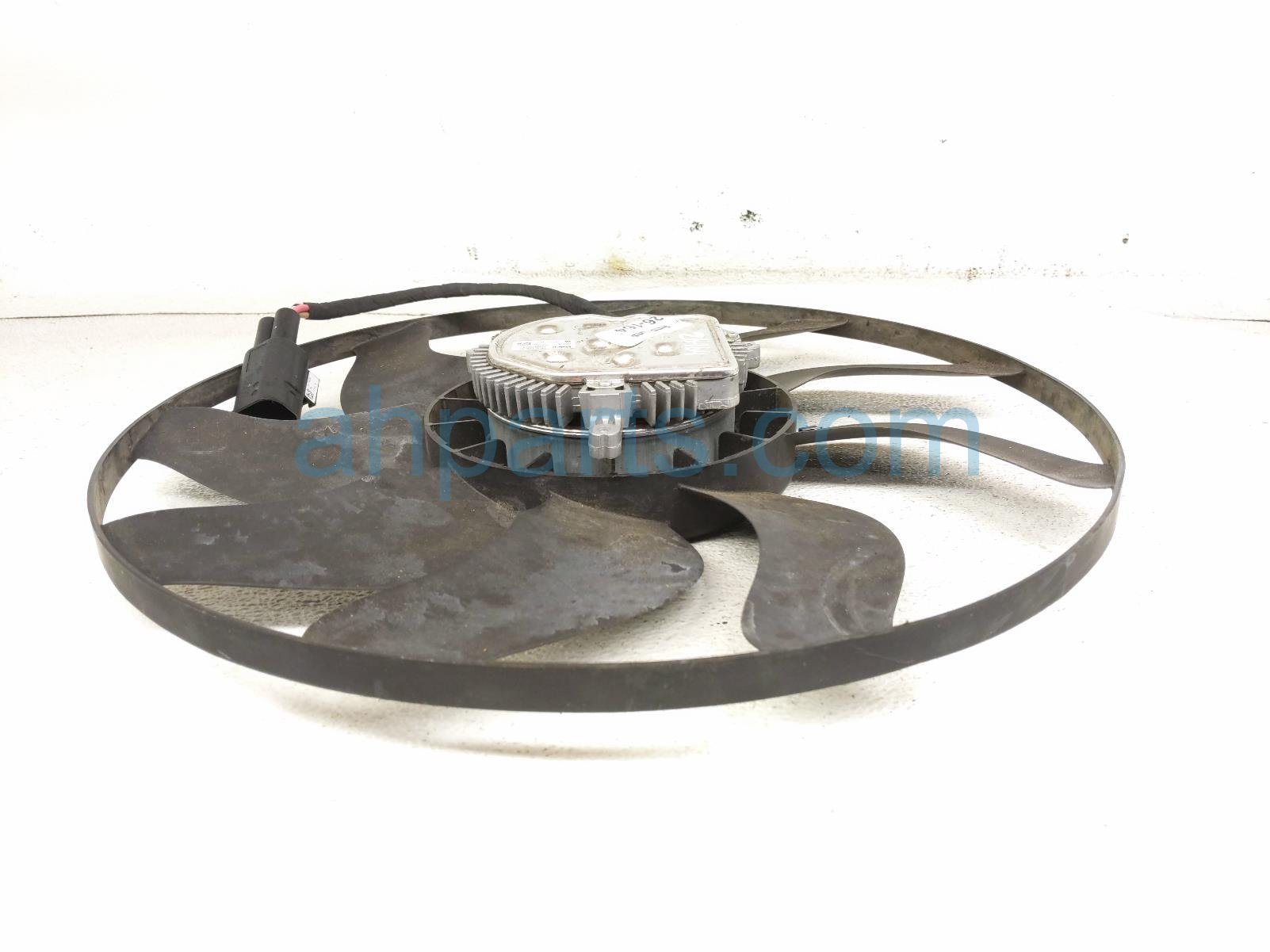 2019 BMW 330i Cooling Radiator Fan Assembly 17428666817 Replacement 2019 BMW 330i Cooling Radiator Fan Assembly 17428666817 Replacement thumbnail
