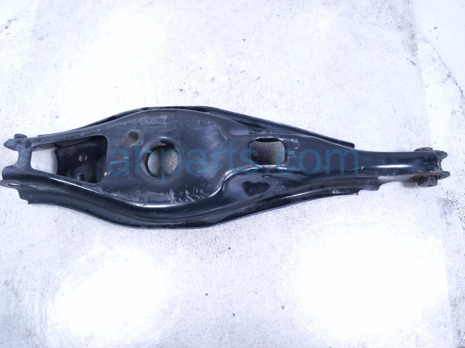 Honda RR/RH SPRING SEAT LOWER CONTROL ARM