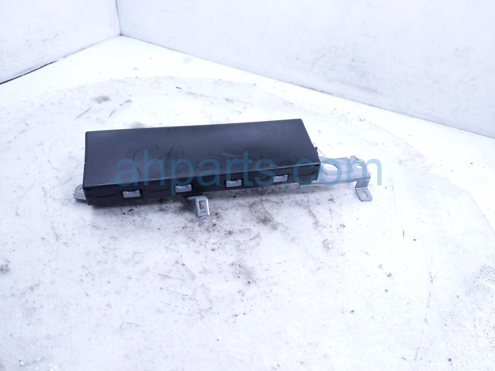 Honda PASSENGER KNEE AIR BAG