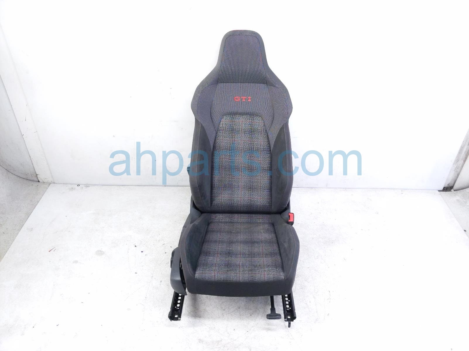 Volkswagen FR/RH SEAT - BLACK - W/ AIRBAG