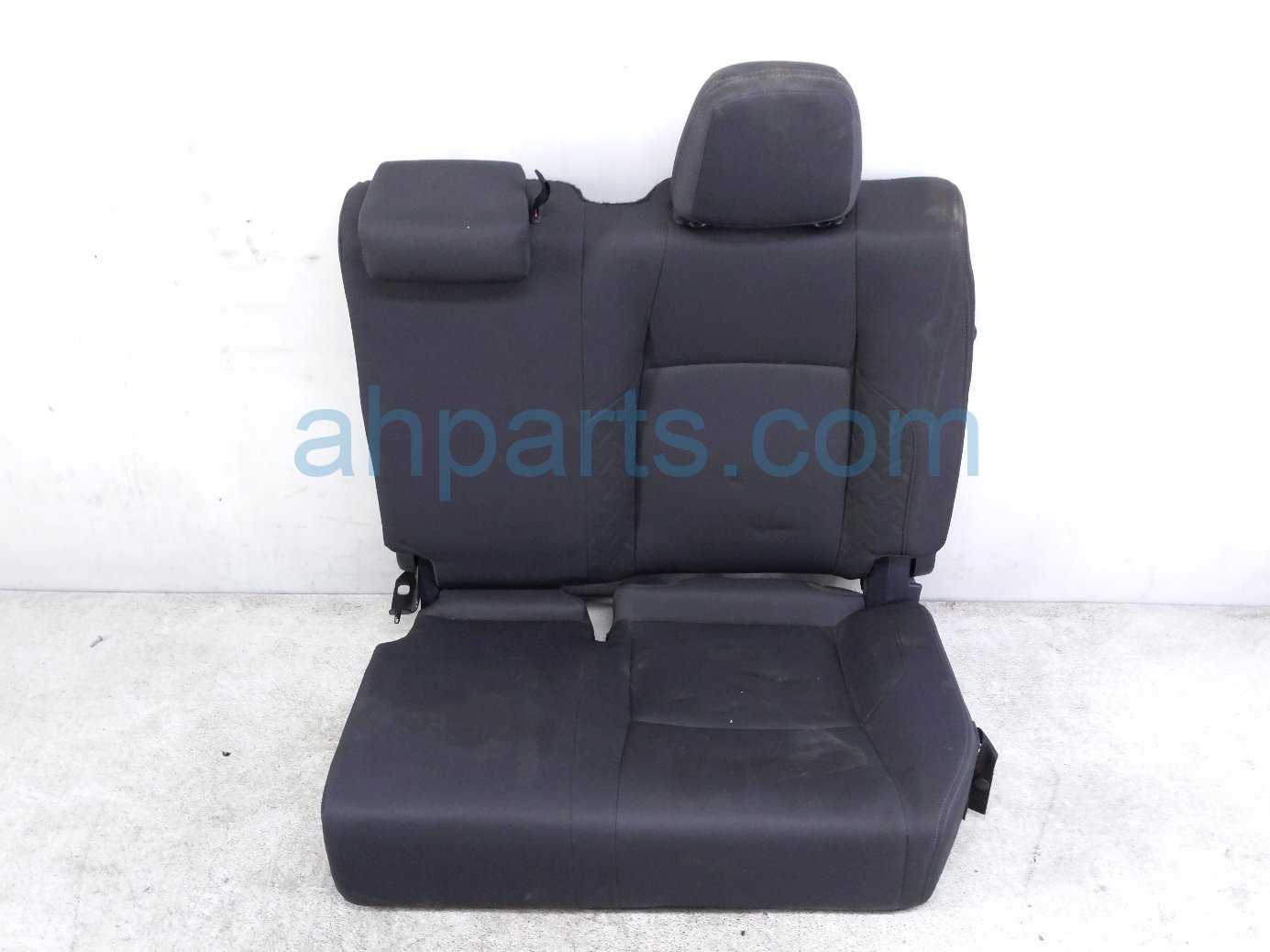 Toyota RR/LH 2ND ROW SEAT SECTION-BLACK