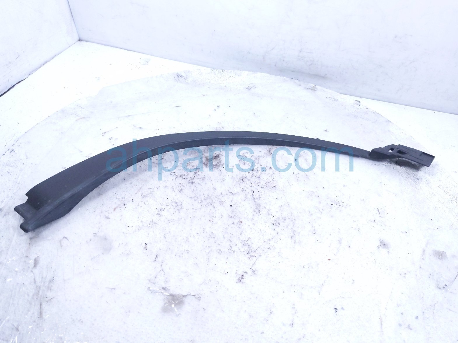 2025 Honda CR V Rear Driver Wheel Opening Molding Red 75395 3A0 A01 Replacement 2025 Honda CR V Rear Driver Wheel Opening Molding Red 75395 3A0 A01 Replacement