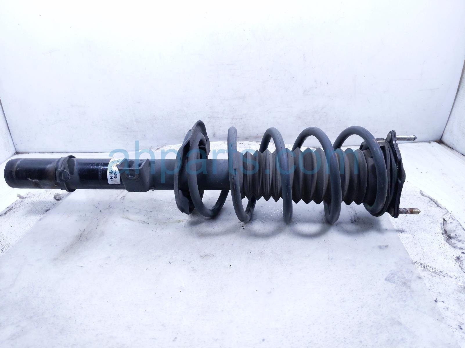 2020 Honda Odyssey Front Driver Strut Absorber + Spring 51621 THR A02 Replacement 2020 Honda Odyssey Front Driver Strut Absorber + Spring 51621 THR A02 Replacement thumbnail