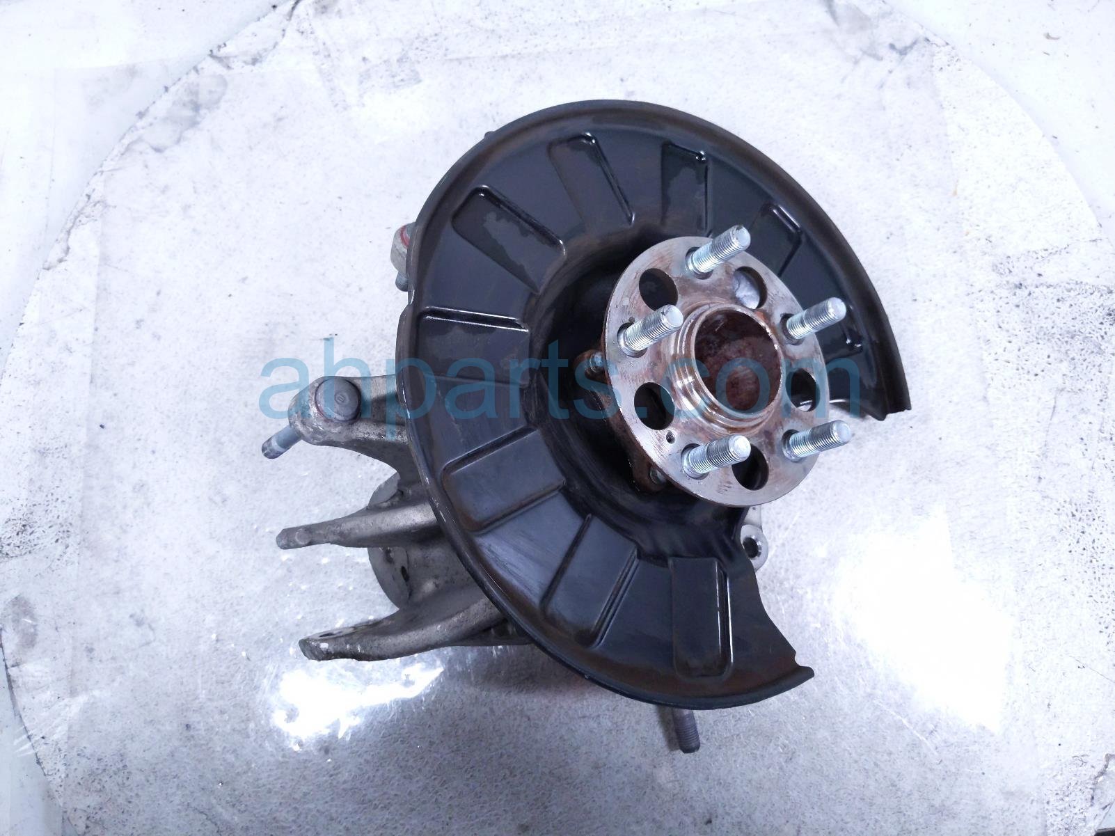 Honda RR/LH SPINDLE KNUCKLE HUB