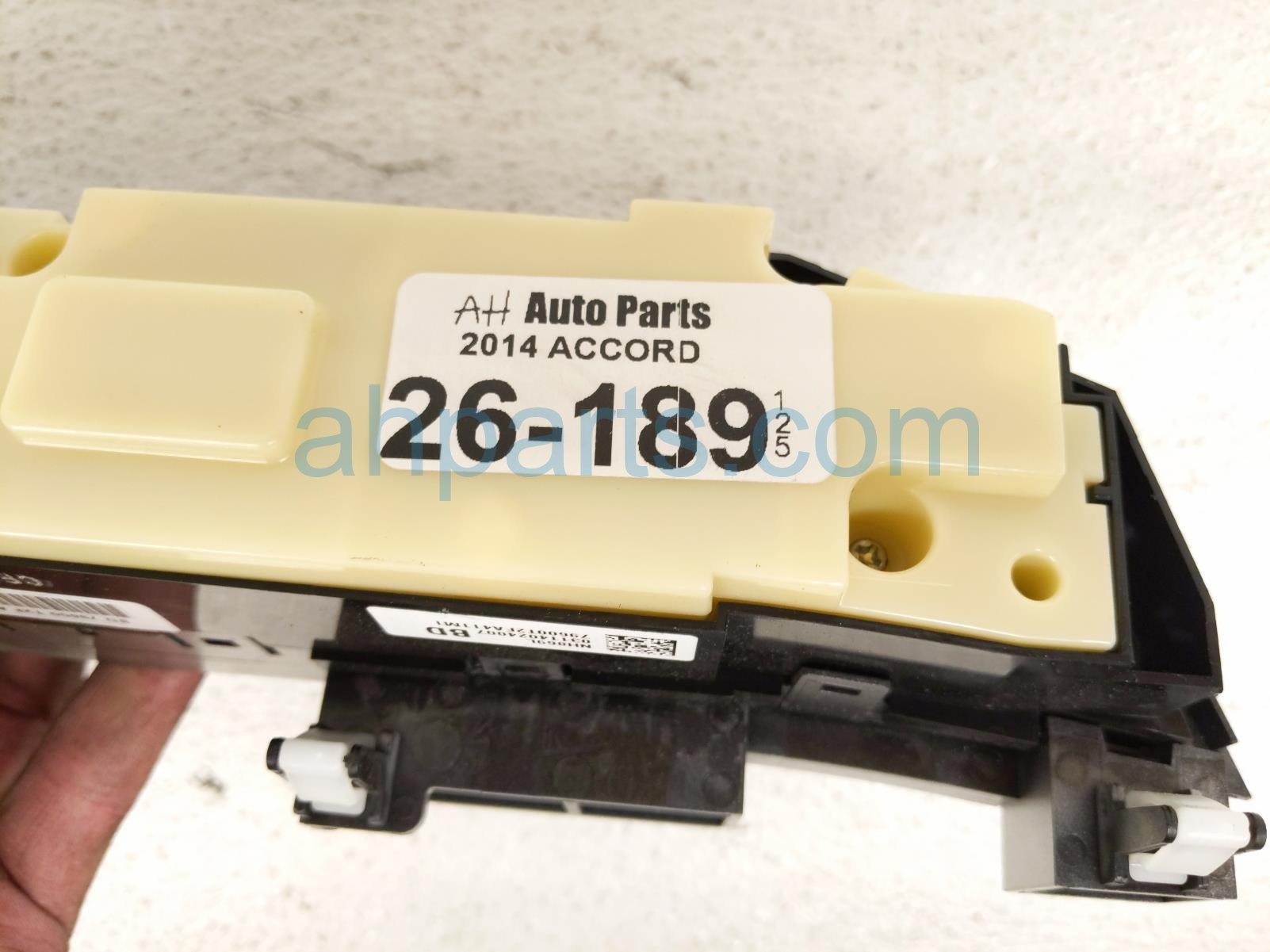 2014 Honda Accord Temperature Climate Heater/ac Control(on Dash) 79600 T2F A41ZB Replacement 2014 Honda Accord Temperature Climate Heater/ac Control(on Dash) 79600 T2F A41ZB Replacement thumbnail