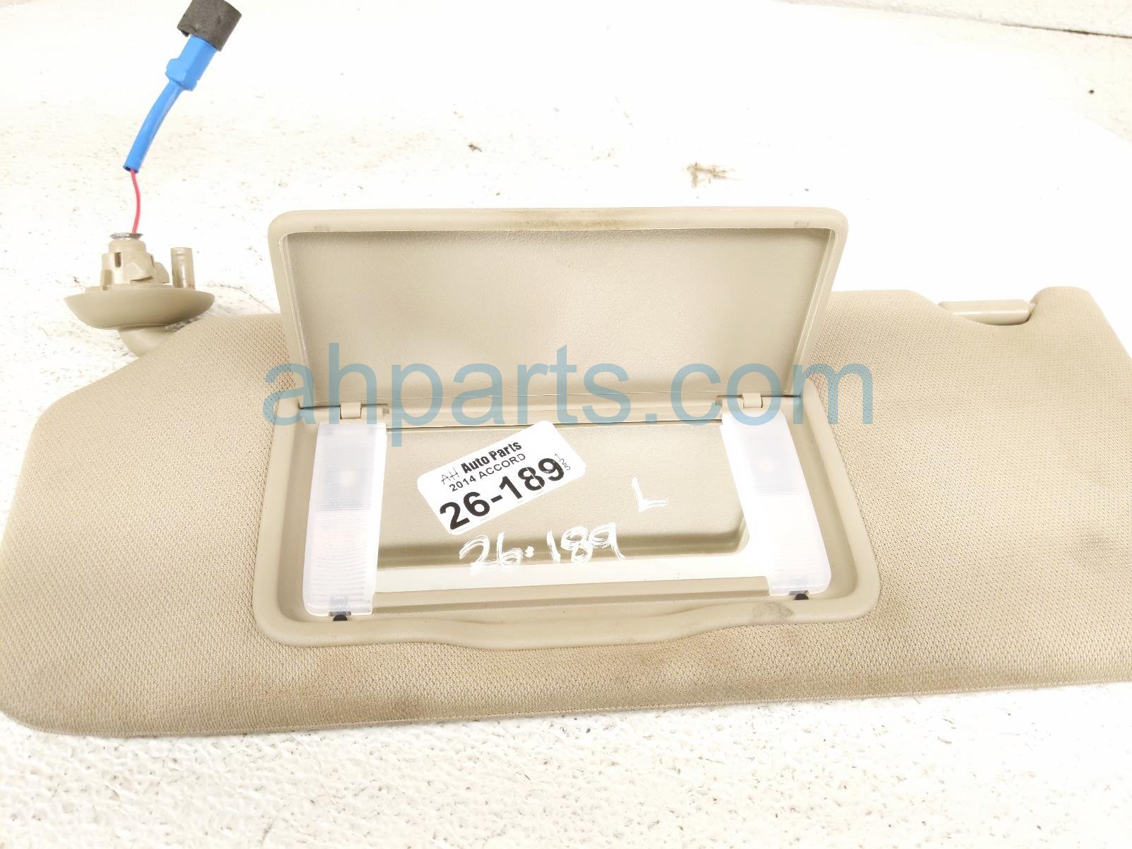2014 Honda Accord Driver Sun Visor Tan 83280 T2F A52ZA Replacement 2014 Honda Accord Driver Sun Visor Tan 83280 T2F A52ZA Replacement thumbnail