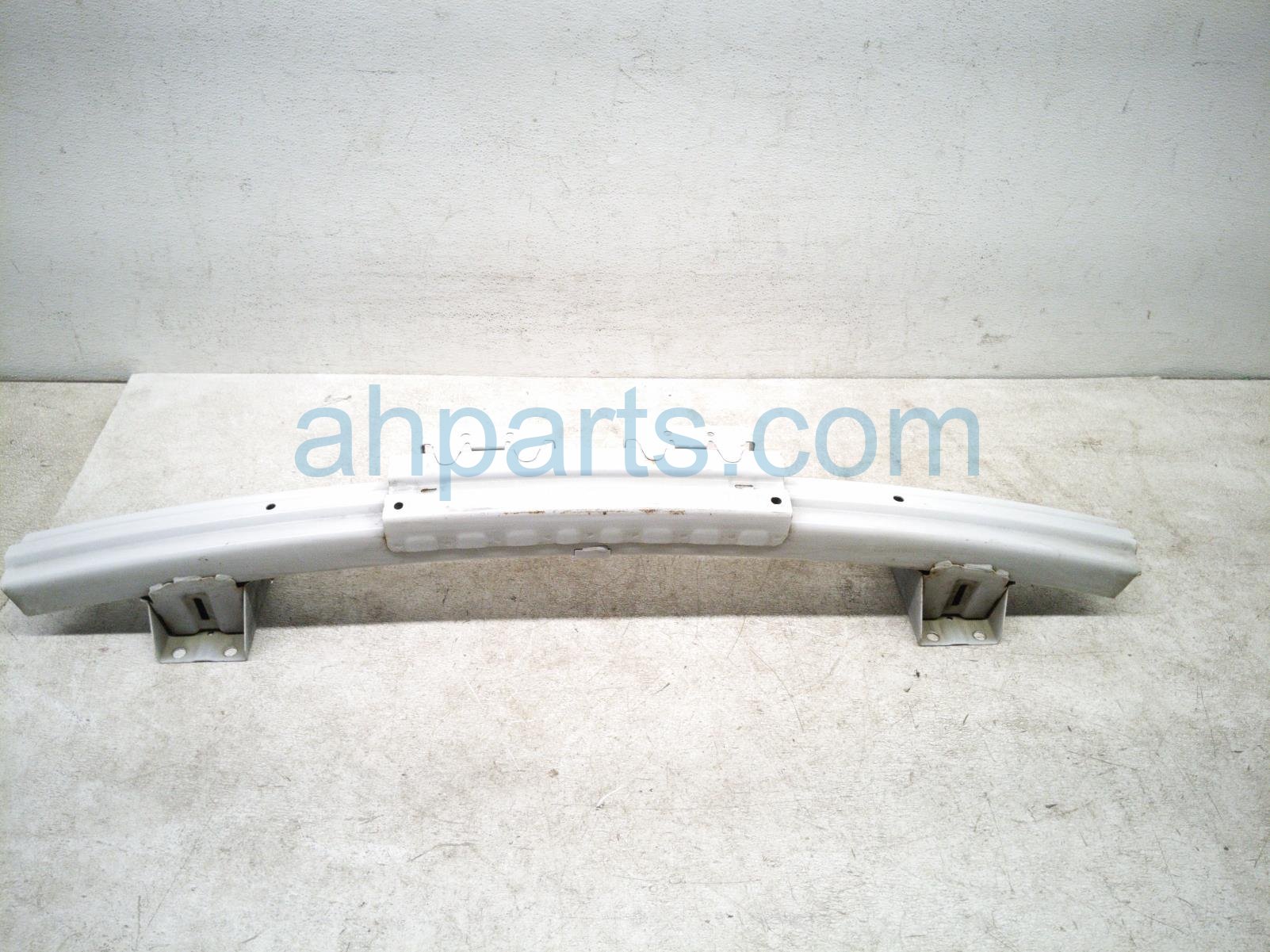 Honda REAR BUMPER REINFORCEMENT BAR